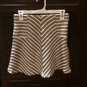 TRADED ON DEPOP LOFT Black and White Chevron Skirt